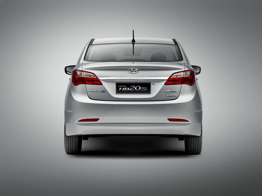  Hyundai HB20S 2013 года  (фото 2 из 18)